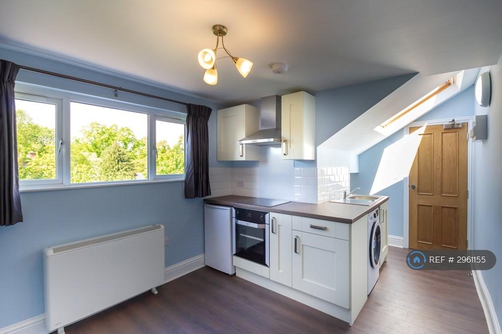 Apartment in Salford, Greater Manchester - View 3