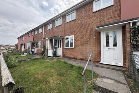 3 bedroom terraced house to rent, Badminton Road, Matson