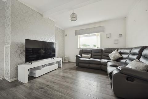 2 bedroom ground floor flat for sale, Colinton Place, Greenfield