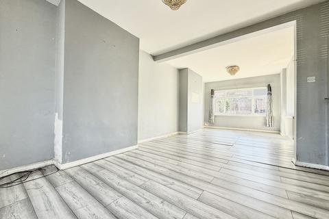 3 bedroom semi-detached house to rent, Aberdale road, West Knighton, Leicester