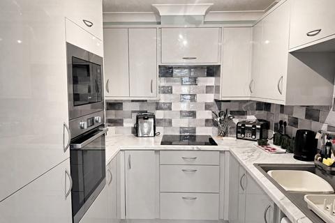 2 bedroom apartment for sale, Ashdene Gardens, Kenilworth