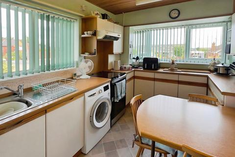 4 bedroom detached bungalow for sale, Hermitage Walk, Ilkeston DE7