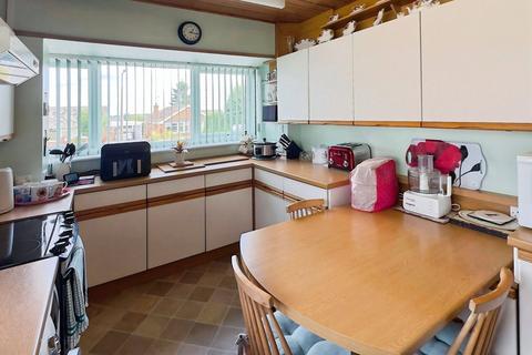 4 bedroom detached bungalow for sale, Hermitage Walk, Ilkeston DE7