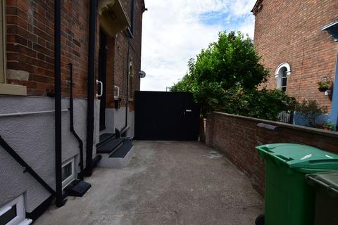 2 bedroom apartment to rent, Beech Avenue, Nottingham