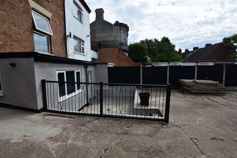 2 bedroom apartment to rent, Beech Avenue, Nottingham