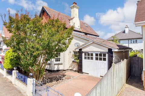 4 bedroom detached house for sale, Tennyson Road, Bognor Regis PO21