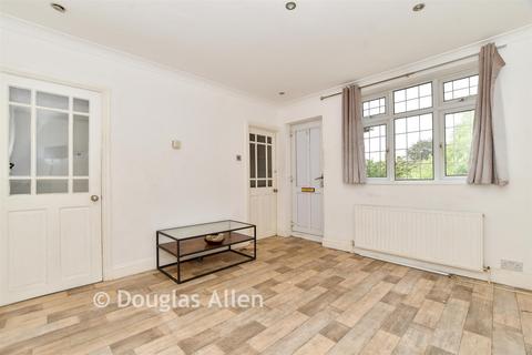 2 bedroom maisonette for sale, Upper Rainham Road, Hornchurch, Essex