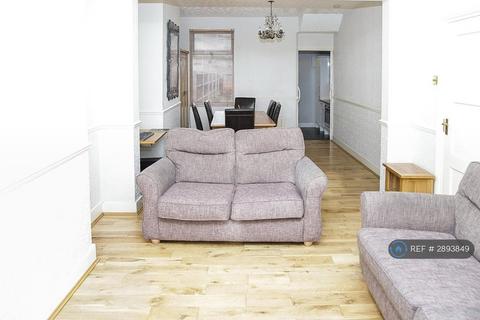 3 bedroom terraced house to rent, Caledon Road, London, E6