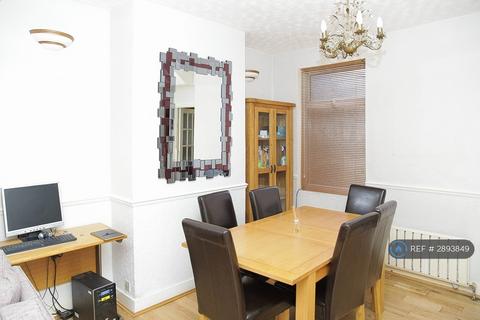 3 bedroom terraced house to rent, Caledon Road, London, E6