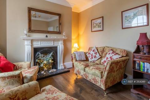 2 bedroom semi-detached house to rent, Camden Square, Ramsgate, CT11