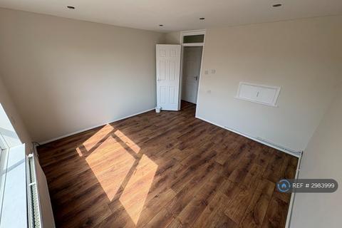 1 bed flat/apartment for rent in Buckingham Drive, Colchester, CO4