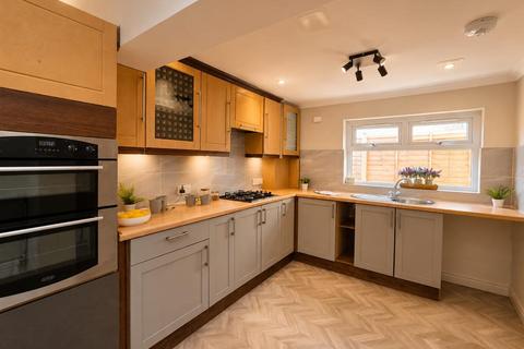 4 bedroom house to rent, Queens Road, Croydon