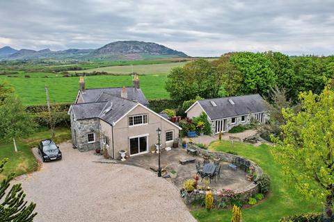 Farm for sale, Cae Bach Smallholding, Edern - 10ac