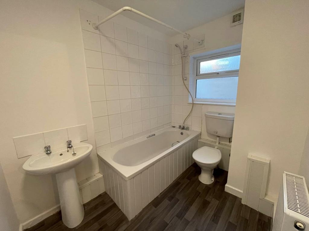 Apartment in North Shields, Chirton - View 3