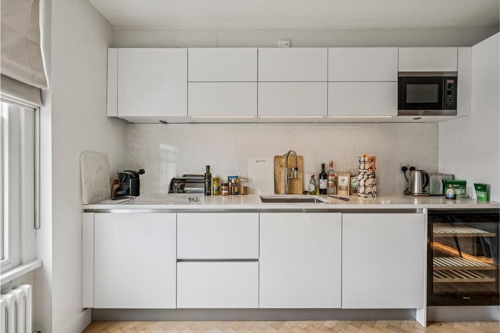 Apartment in London - View 5