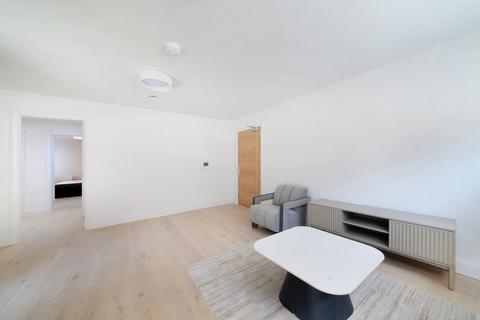 2 bedroom flat to rent, Stonhouse Street, London, SW4