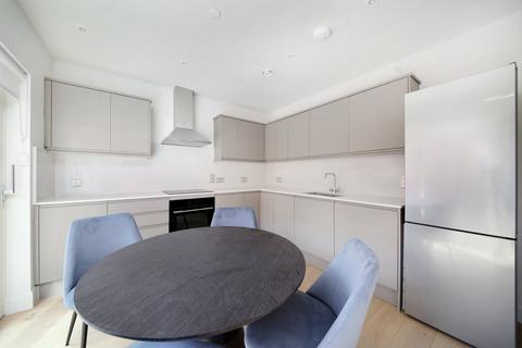 2 bedroom flat to rent, Stonhouse Street, London, SW4