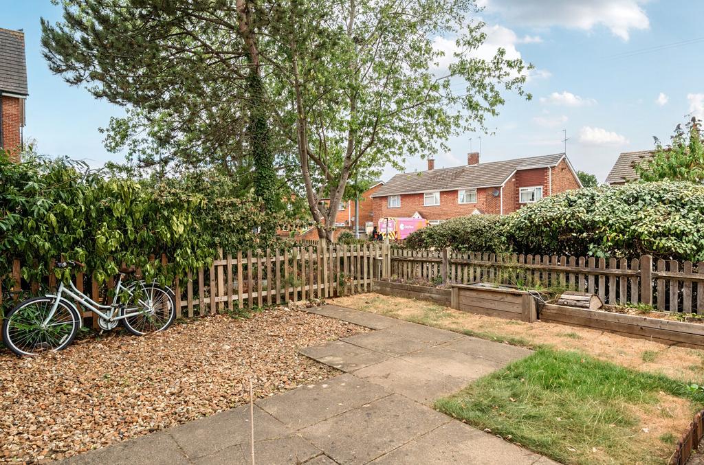 Headley Road East, Woodley, Reading - View 4