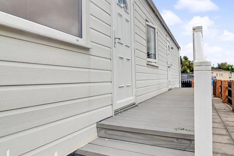1 bedroom park home for sale, Bakers Lane, Chelmsford