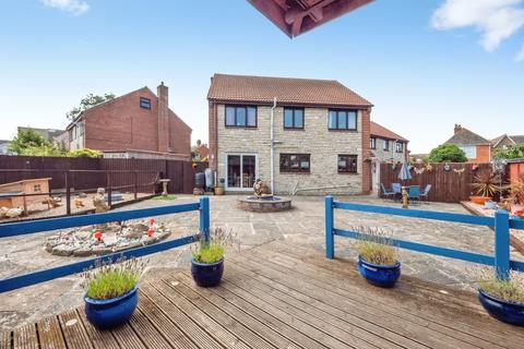 4 bedroom detached house for sale, Chestnut Place, Weymouth