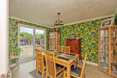 4 bedroom detached house for sale, Chestnut Place, Weymouth