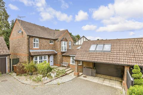 Great Ellshams, Banstead SM7