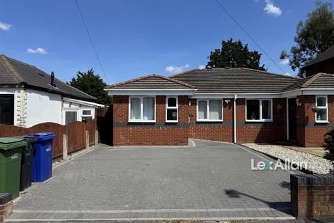 2 bedroom semi-detached bungalow for sale, Linden Avenue, Halesowen