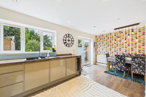 4 bedroom end of terrace house to rent, The Poplars, Boxmoor, HP1
