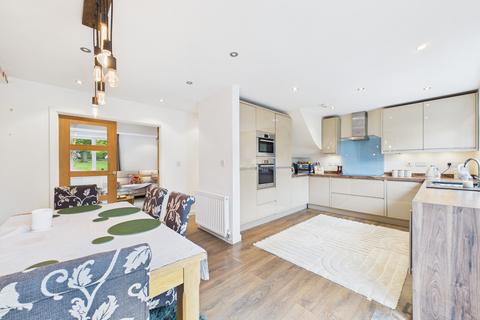 4 bedroom end of terrace house to rent, The Poplars, Boxmoor, HP1