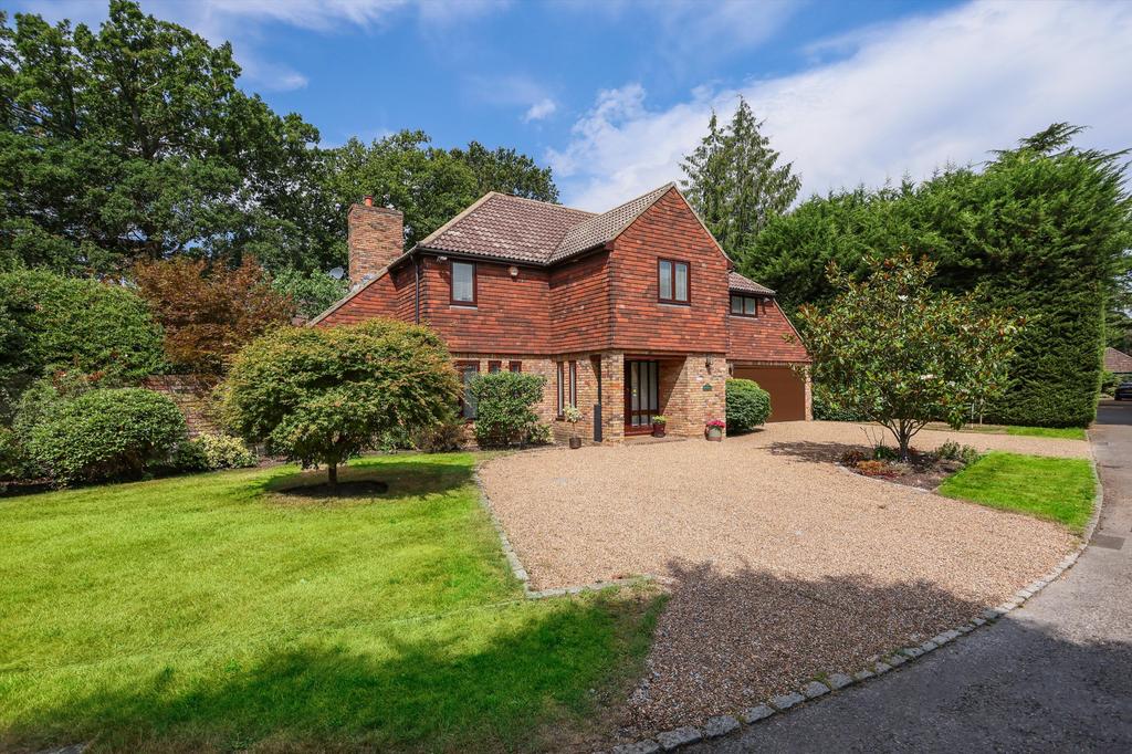 Detached house exterior, driveway, garden