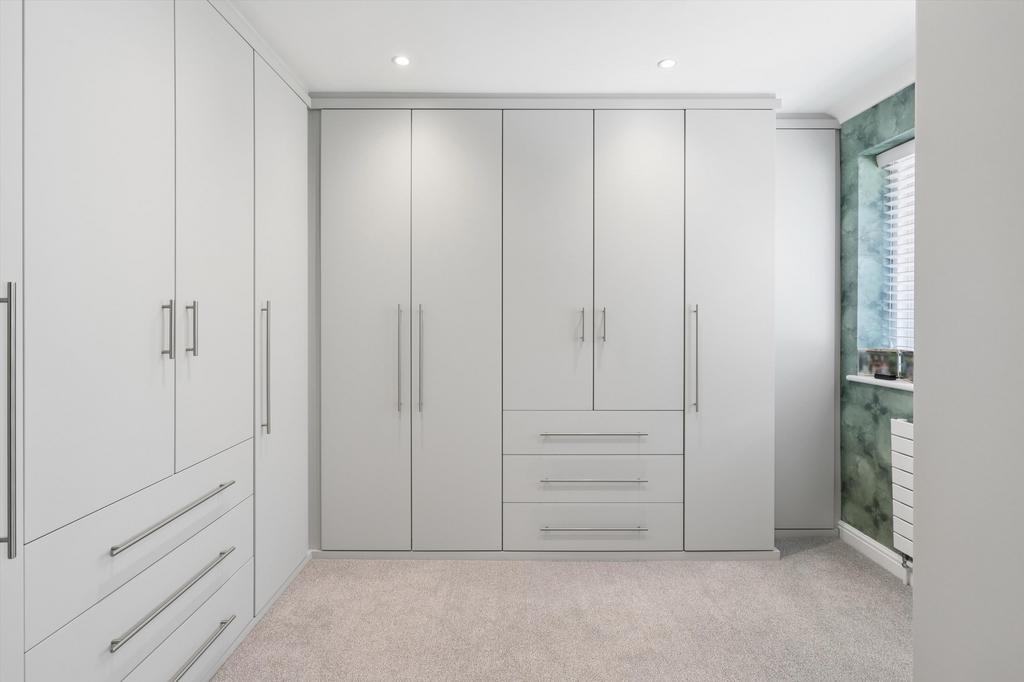 Walk-in wardrobe