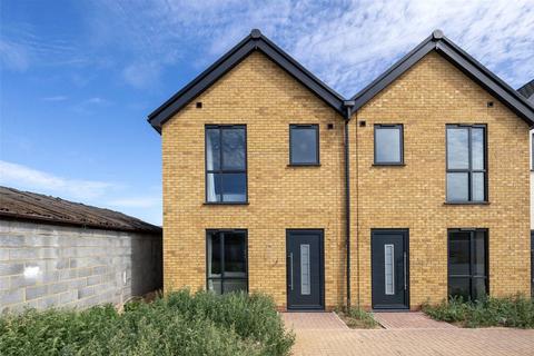 Field Road, Feltham