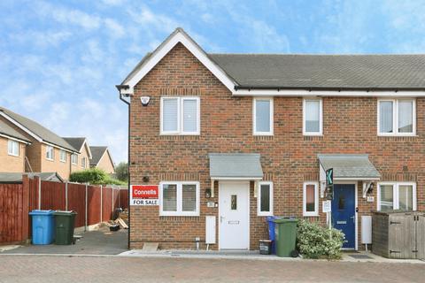 2 bedroom end of terrace house for sale, Daffodil Avenue, Minster On Sea, Sheerness