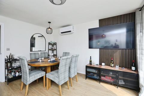 2 bedroom end of terrace house for sale, Daffodil Avenue, Minster On Sea, Sheerness