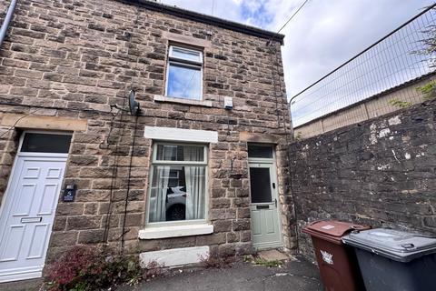 2 bedroom end of terrace house to rent, Hollins Avenue, Buxton