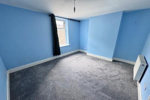 2 bedroom end of terrace house to rent, Hollins Avenue, Buxton