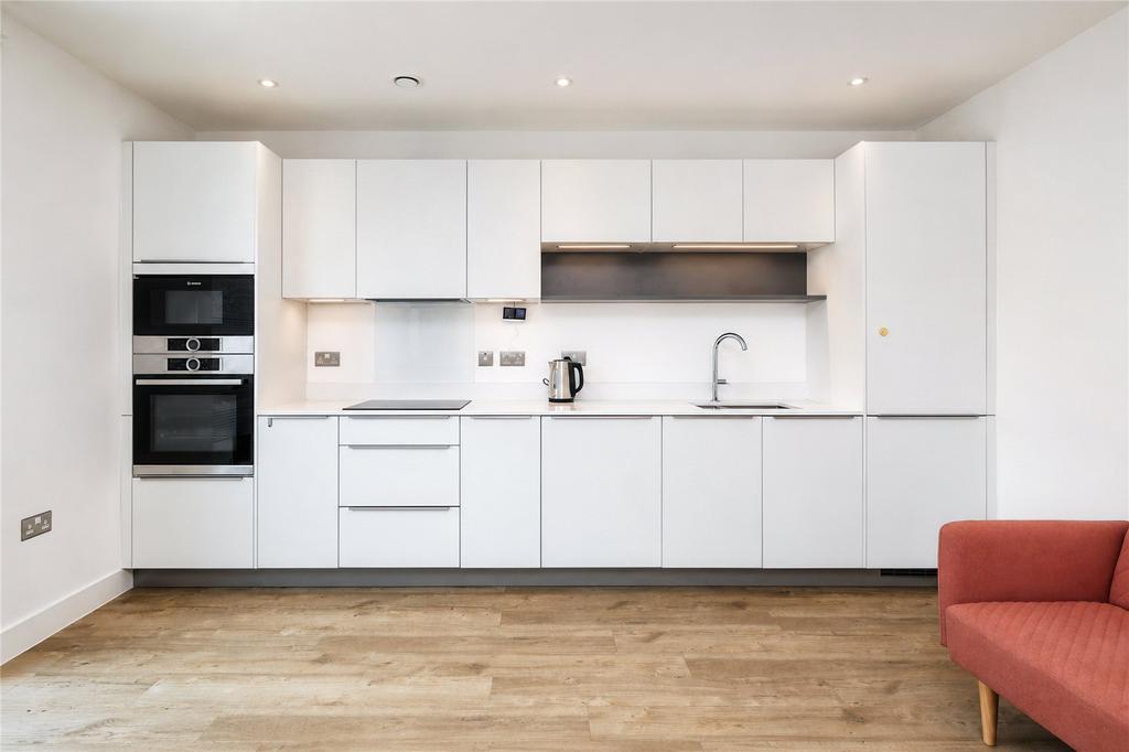 Apartment in Cambridge, Eddington - View 2