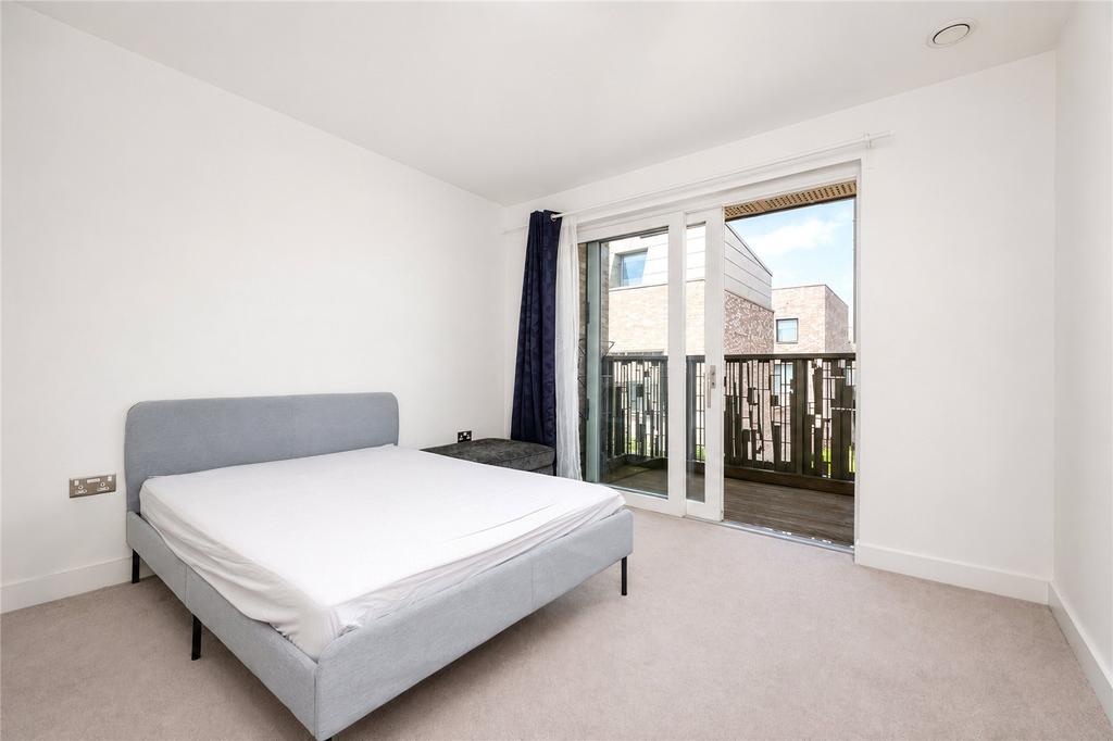 Apartment in Cambridge, Eddington - View 4