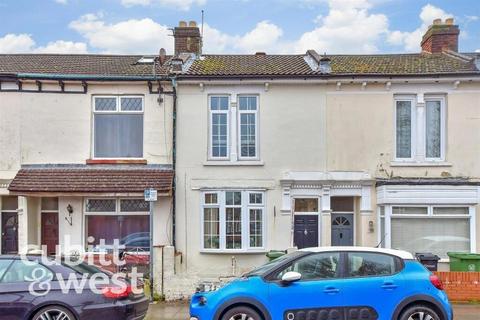 3 bedroom terraced house to rent, Heidelberg Road Southsea PO4