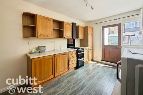 3 bedroom terraced house to rent, Heidelberg Road Southsea PO4
