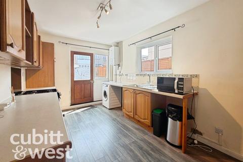 3 bedroom terraced house to rent, Heidelberg Road Southsea PO4