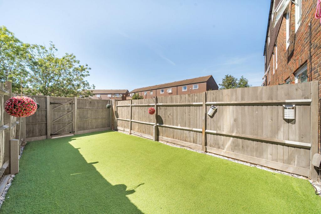 House in London - View 2