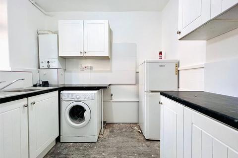 2 bedroom apartment to rent, Bishops Way, London, E2