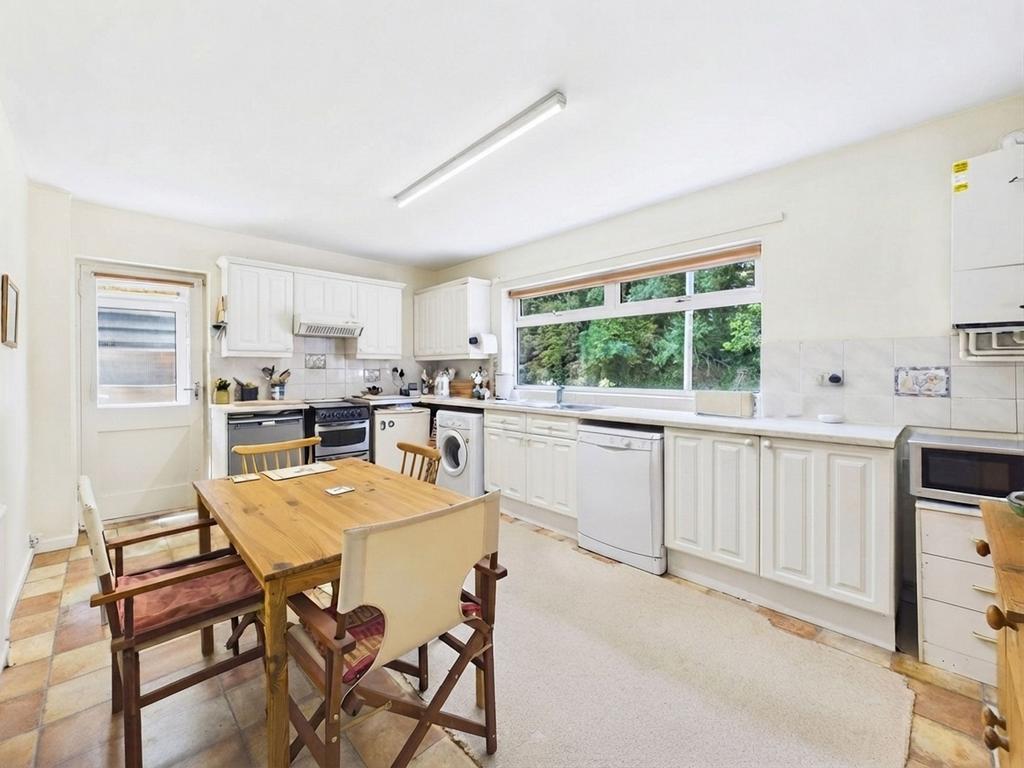 House in Nottingham, Gedling - More