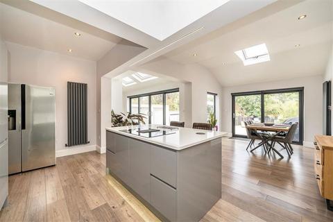 5 bedroom semi-detached house for sale, Guibal Road, London SE12