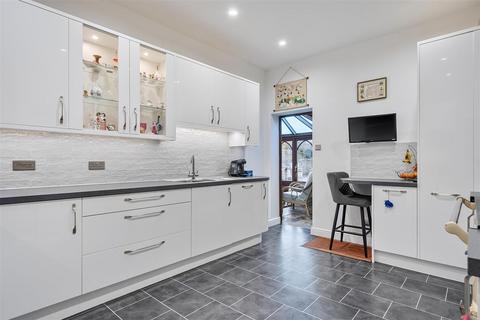 5 bedroom semi-detached house for sale, Bath Road, Keynsham, Bristol