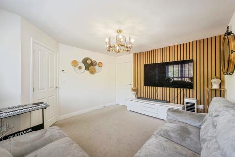 3 bedroom semi-detached house for sale, Collier Close, New Rossington, Doncaster
