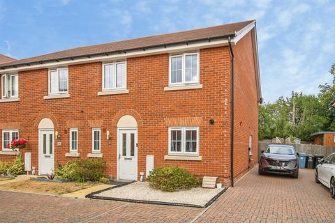 4 bedroom semi-detached house for sale, Ivan Blatny Close, IPSWICH