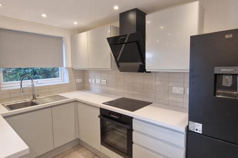1 bedroom flat to rent, Trotwood, Chigwell IG7