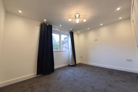 1 bedroom flat to rent, Trotwood, Chigwell IG7